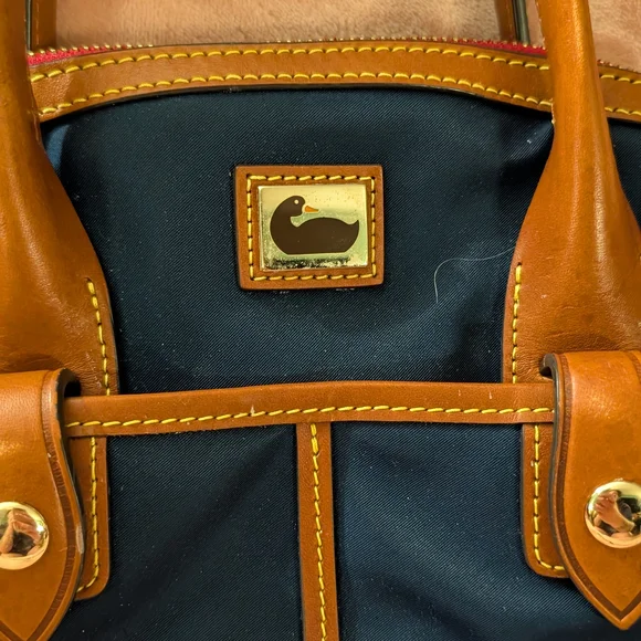 Vintage Dooney & Burke Classic Navy and Tan Women's Bag WAYFARER - Picture 2 of 7